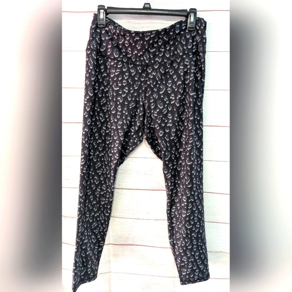 Euc OLD NAVY Cheetah 🐆 Print Elevate Leggings Size Xl